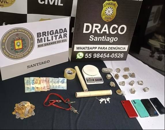Durante a ofensiva em conjunto da PC e BM, realizada no bairro Alto da Boa Vista, maconha, cocaína, aparelhos eletrônicos, uma motocicleta e dinheiro foram apreendidos