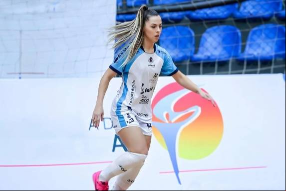 Atleta do clube gaúcho revelou que faturou mais de R$ 30 mil nas plataformas nos últimos dias